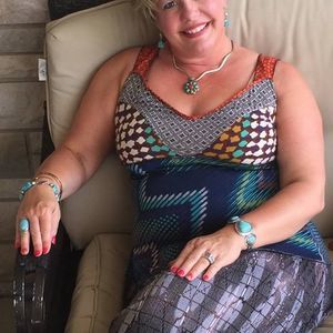 Meet your Posher, Deb